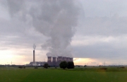 Eggborough Power Station, one of ten largest coal-fired power stations in the UK. D1v1d (Flickr.com) photo